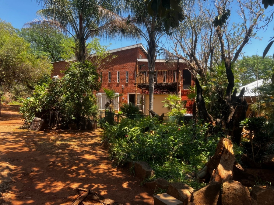 5 Bedroom Property for Sale in De Wildt North West